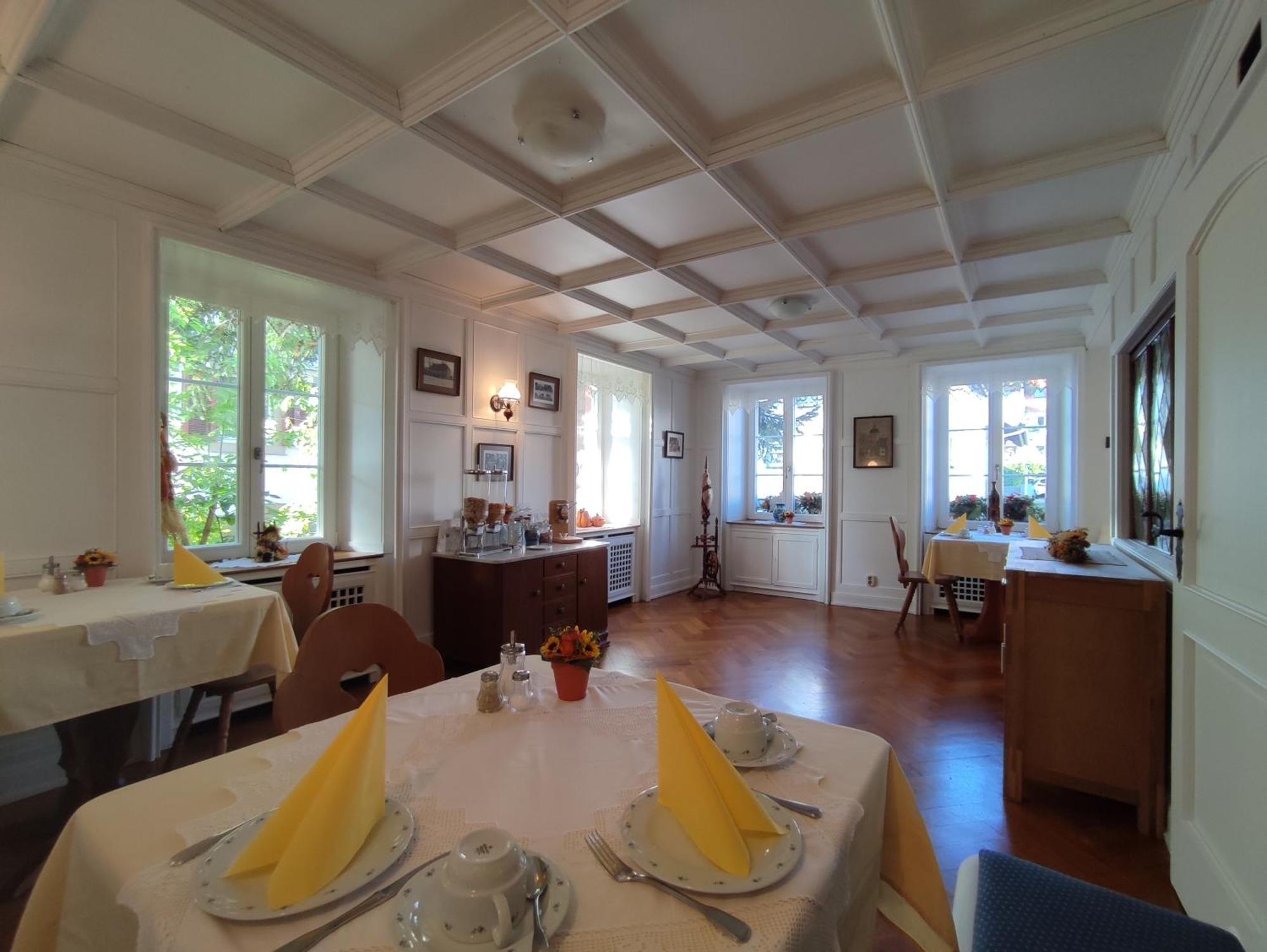 Boutique-Hotel Krone Денцлинген Экстерьер фото
