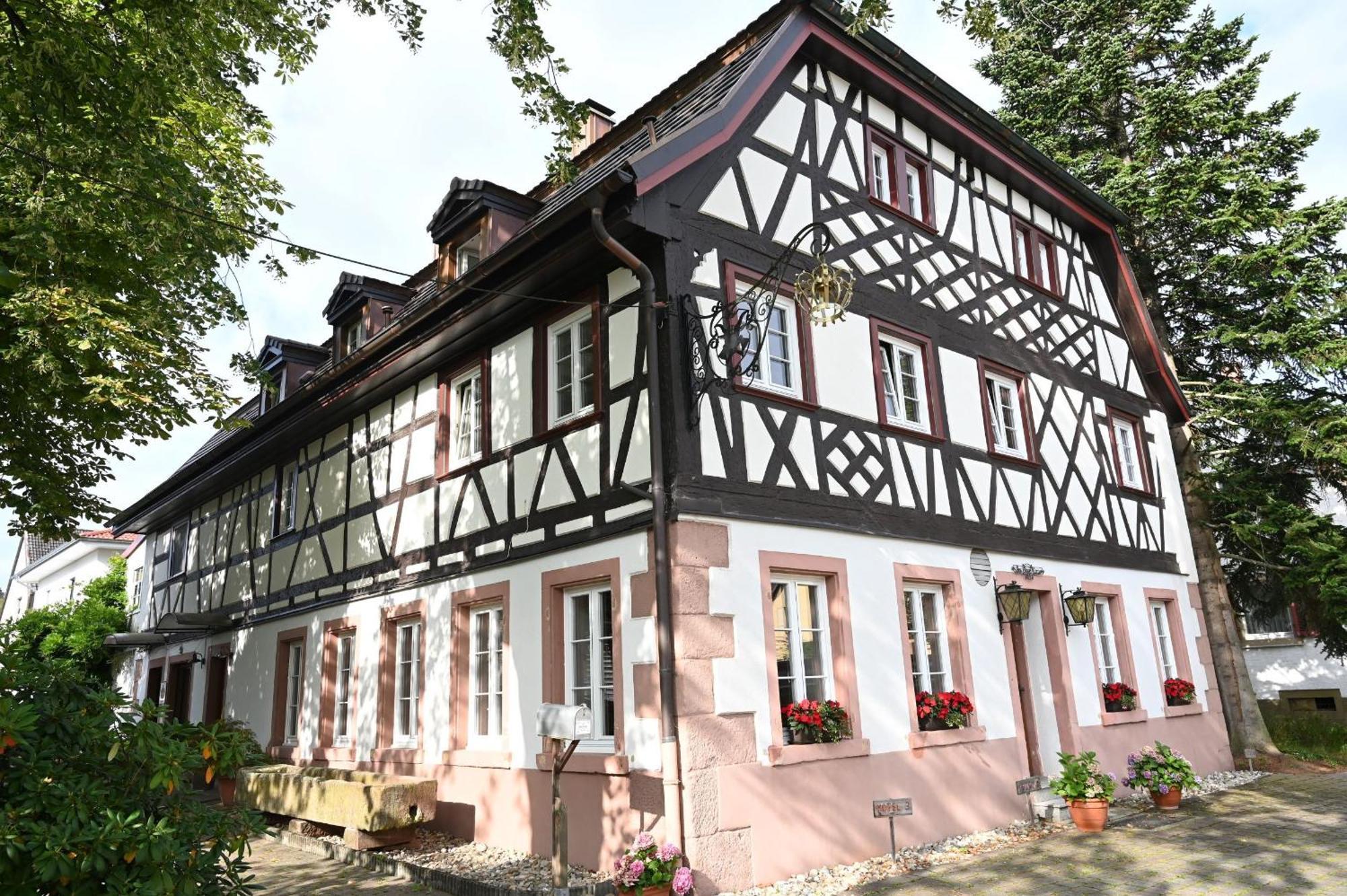 Boutique-Hotel Krone Денцлинген Экстерьер фото